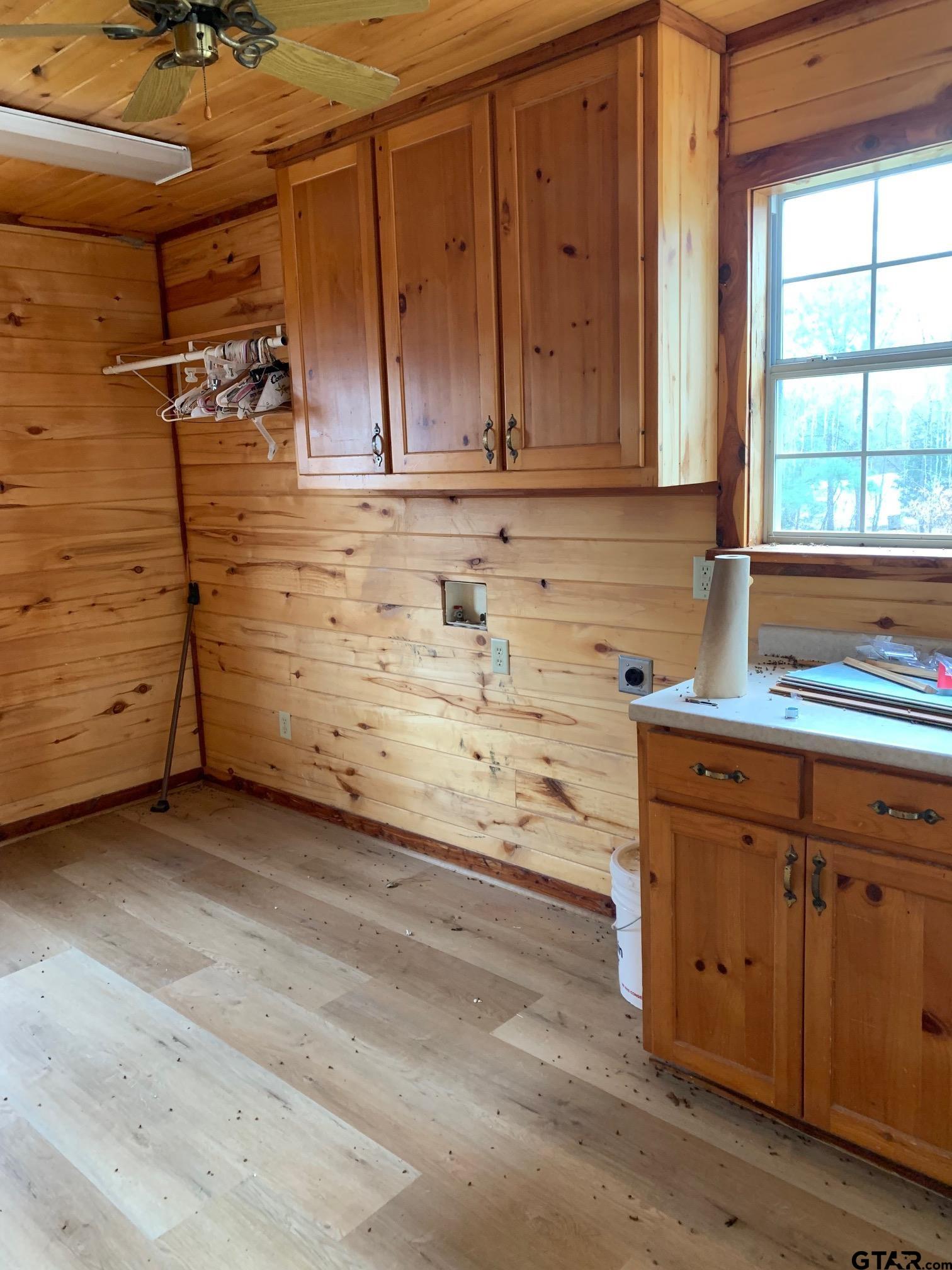 120 Rscr 3340 Emory, TX 75440 - Photo 7 of 21 a view of storage and utility room