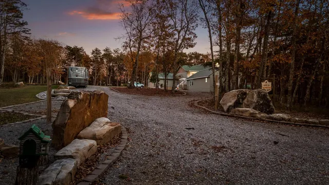 $900,000 | 504 Wolf Run, Menlo, GA 30731