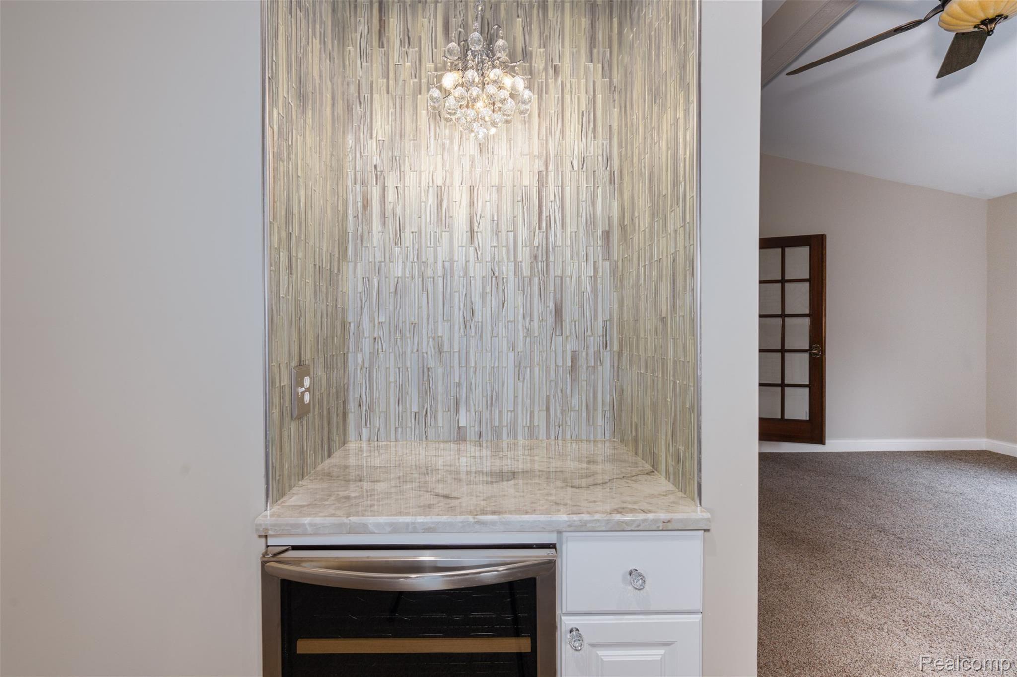876 Snowmass Drive Rochester, MI 48309 - Photo 21 of 45 876 Snowmass Dr RHills INT-12.jpg