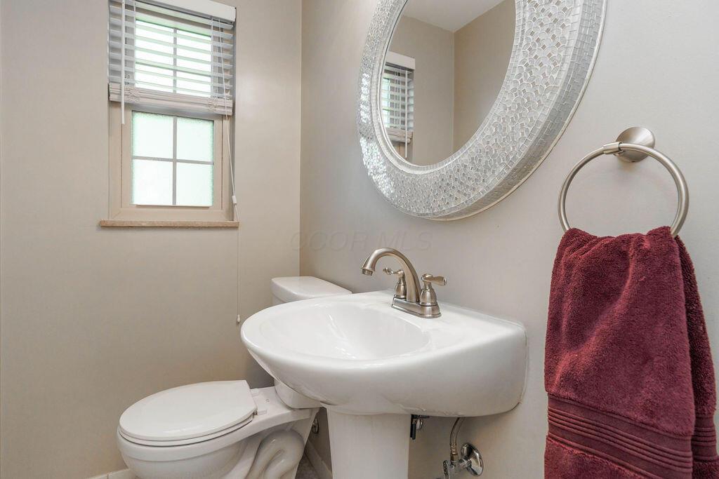 45 South Harding Road Columbus, OH 43209 - Photo 8 of 48