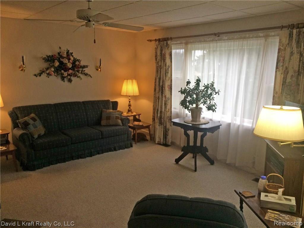 1701 Pobanz Road Pigeon, MI 48755 - Photo 8 of 23 1701PobanzLiving2.jpg