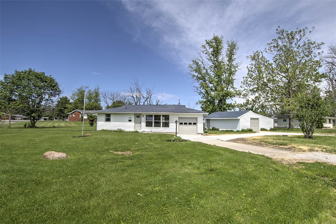 3185 South Wheatland Road Decatur, IL 62521 - Photo 9 of 32 Gallery Image 9