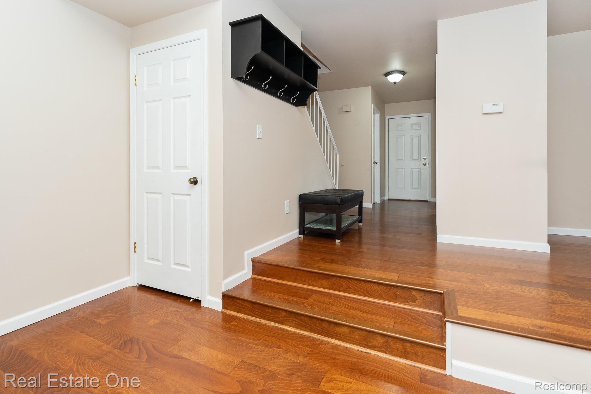1370 Crescent Lane, Unit 302 Rochester, MI 48306 - Photo 13 of 41 Crescent MLS-W015.jpg