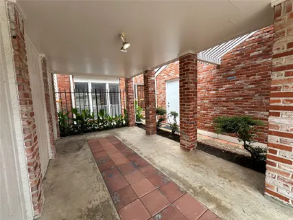 $260,000 | 5849 Sugar Hill Drive, Houston, TX 77057