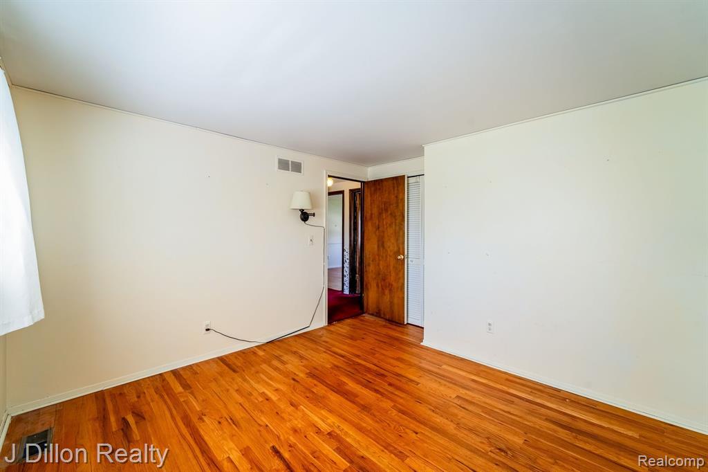 42807 Saxony Road Canton, MI 48187 - Photo 42 of 55