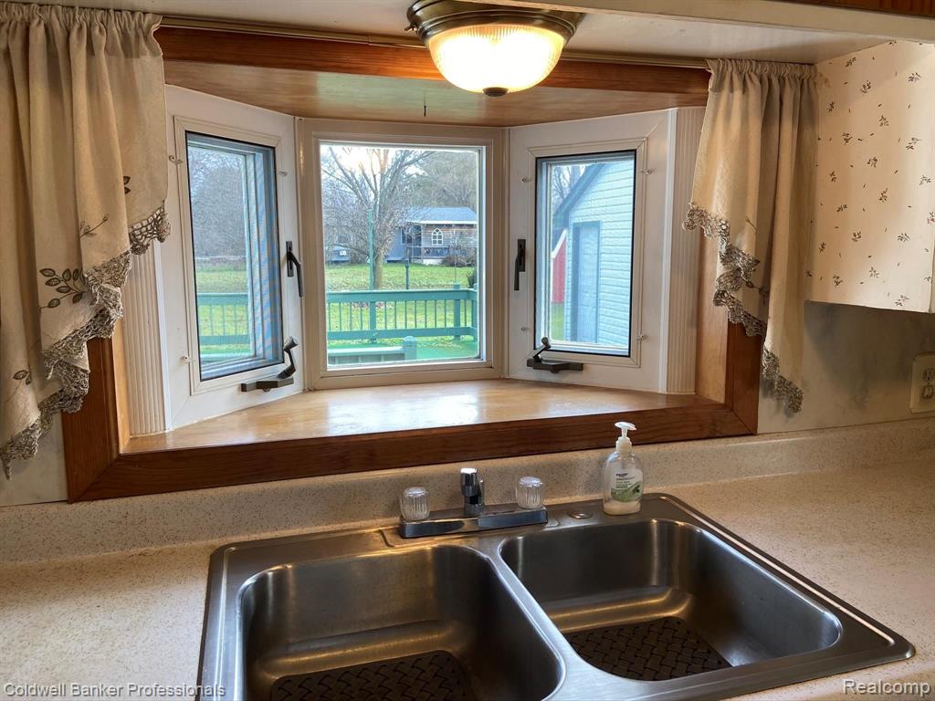 1642 Fish Lake Road Lapeer, MI 48446 - Photo 16 of 33