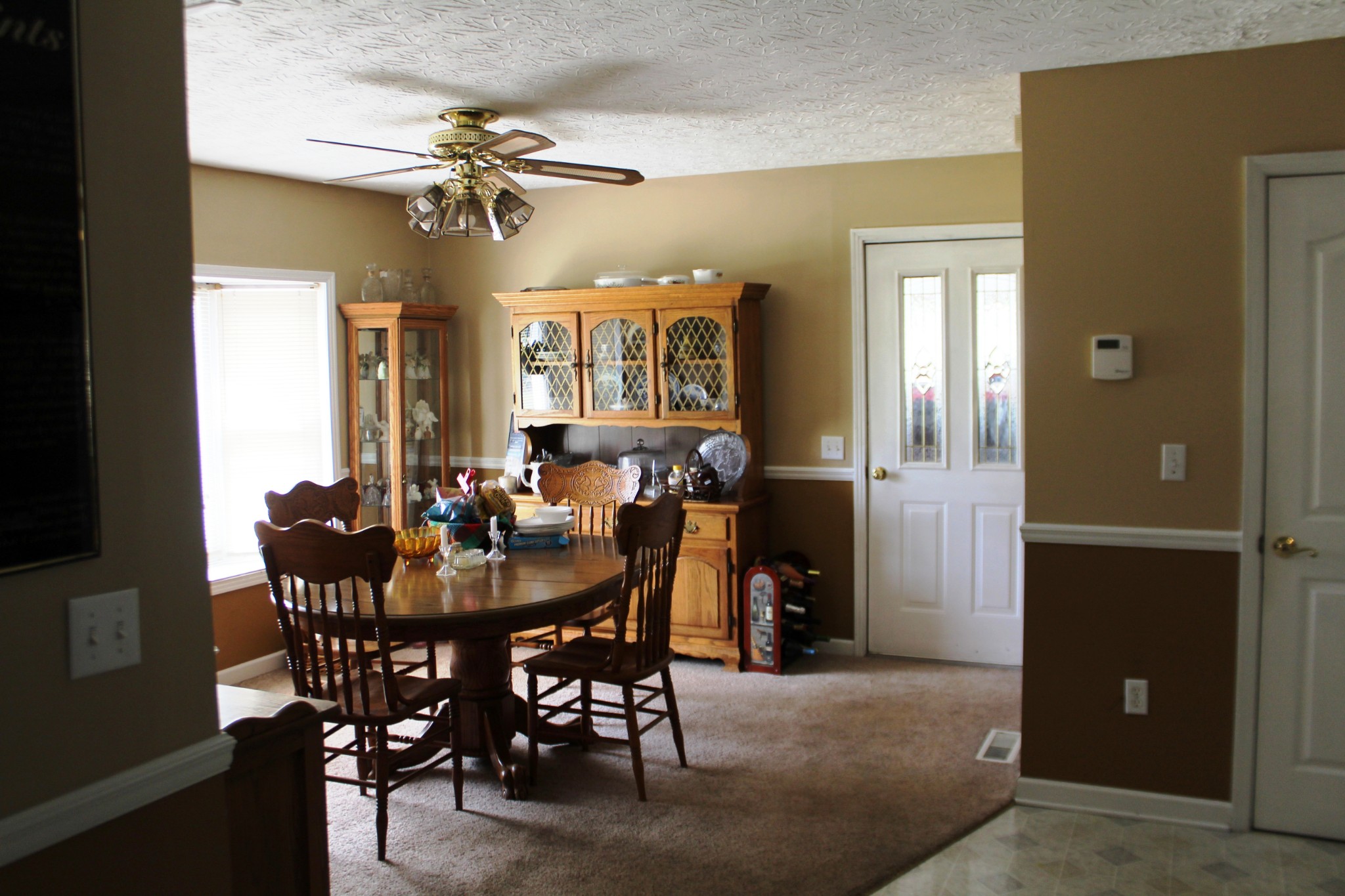 3847 Shellsford Road McMinnville, TN 37110 - Photo 10 of 34 a view of a dining room with furniture