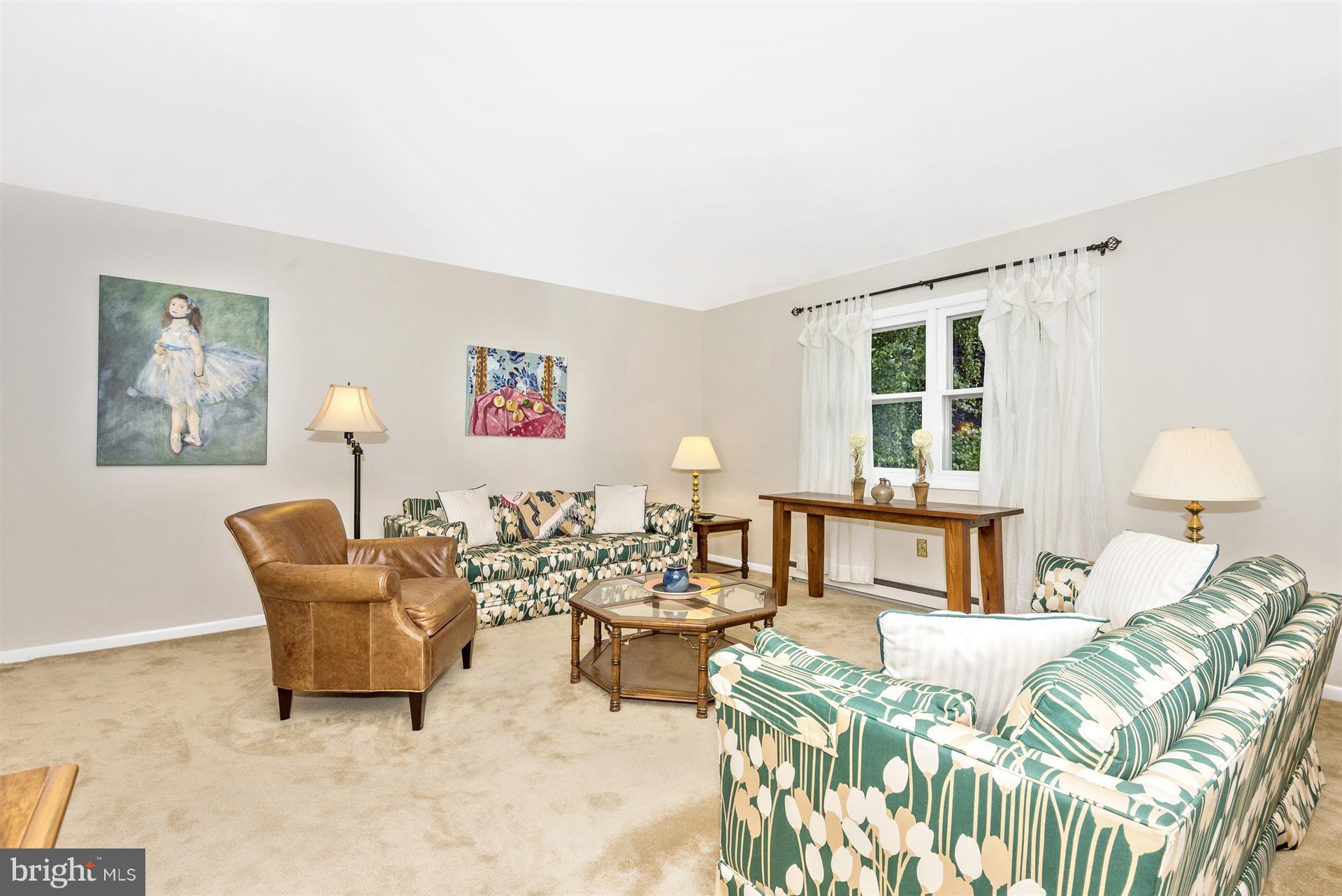 8407 Stonehouse Road Frederick, MD 21702 - Photo 5 of 30 Living Room