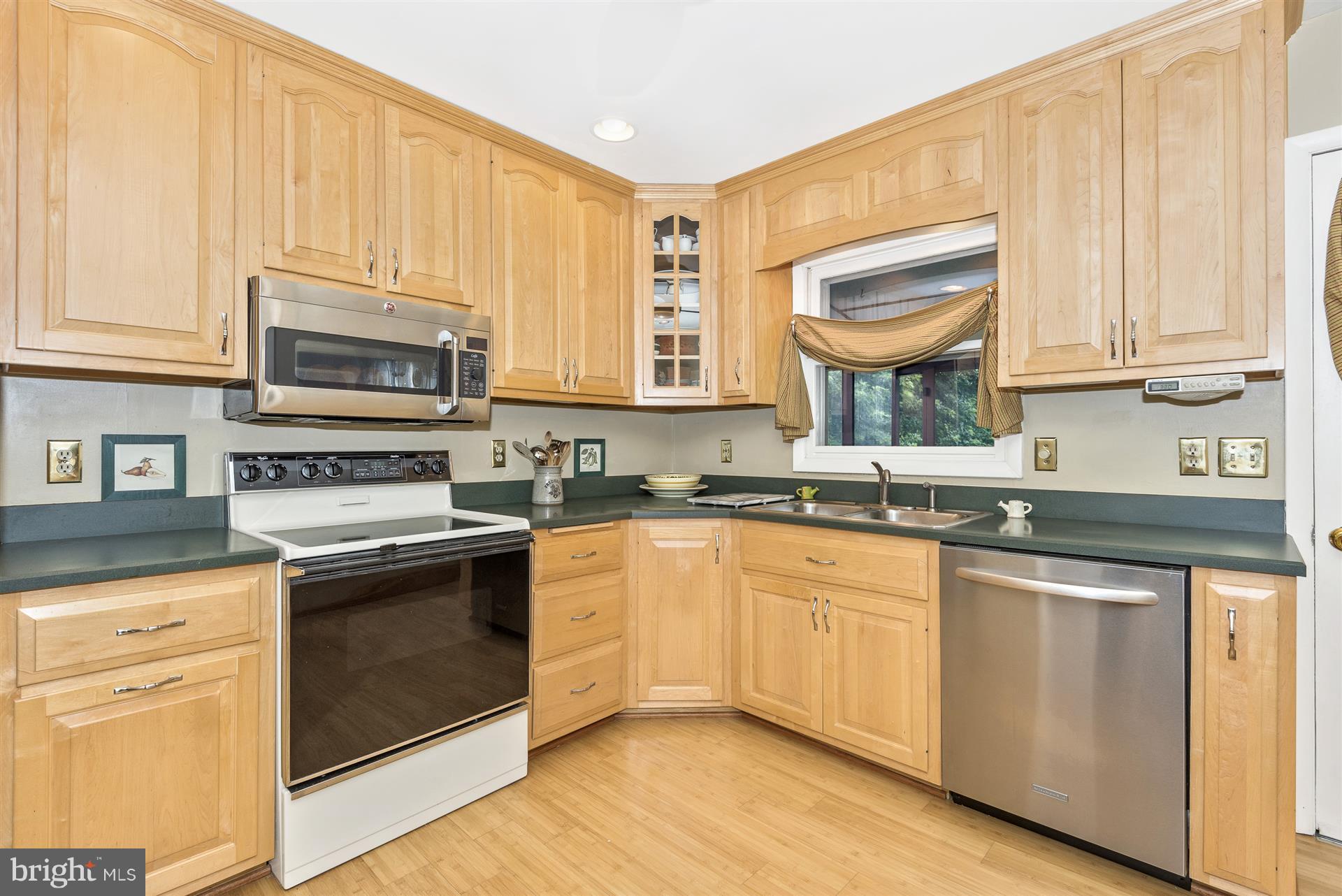 8407 Stonehouse Road Frederick, MD 21702 - Photo 10 of 30 Kitchen