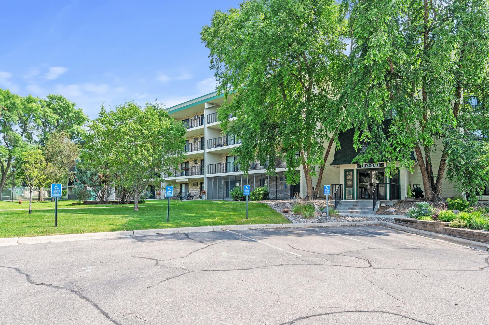 10511 Cedar Lake Road, Unit 514 Minnetonka, MN 55305 - Photo 1 of 1