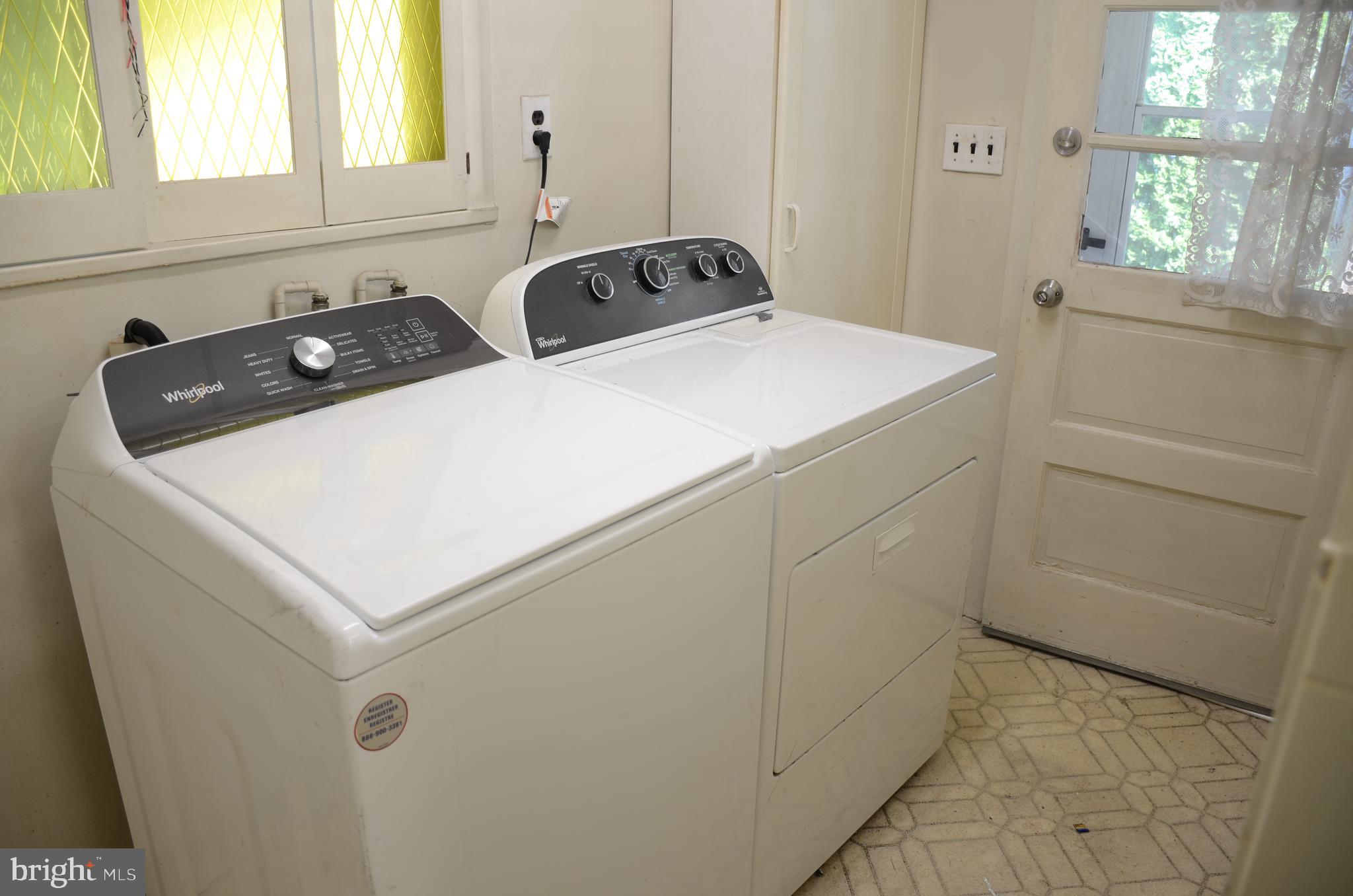 11 Homewood Road Wilmington, DE 19803 - Photo 45 of 47 a utility room with dryer and washer
