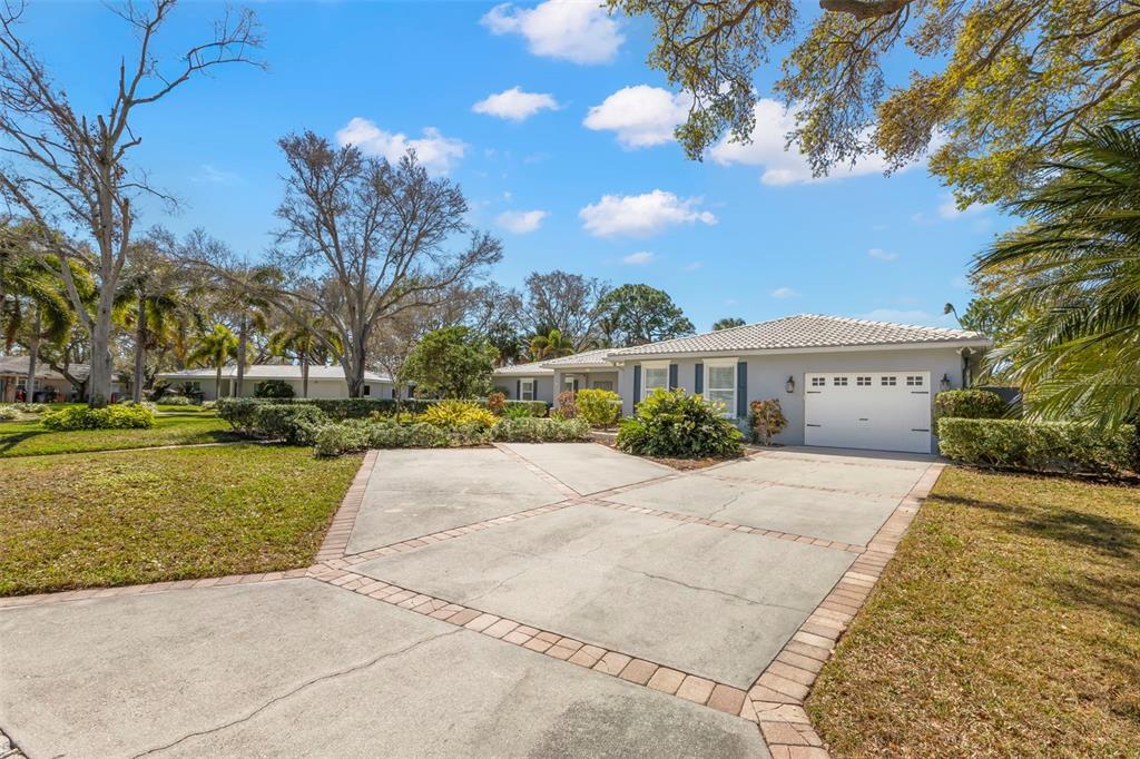 101 Shore Drive Dunedin, FL 34698 - Photo 15 of 96