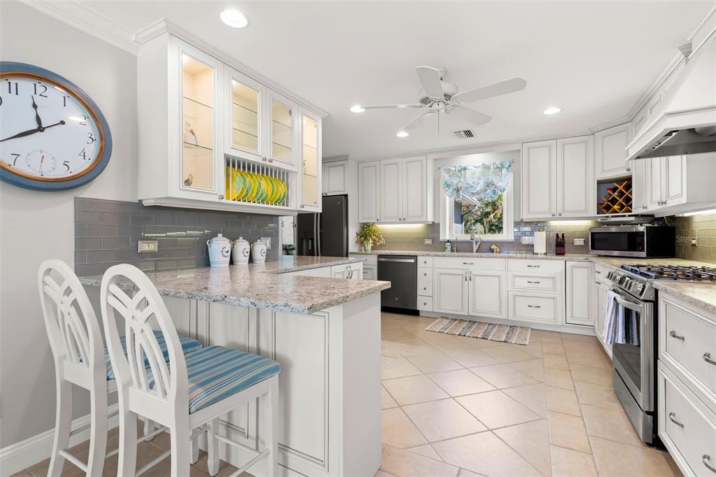 101 Shore Drive Dunedin, FL 34698 - Photo 25 of 96