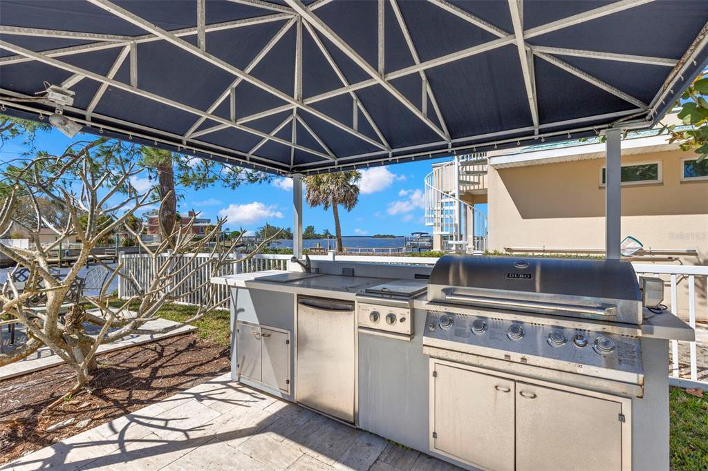 101 Shore Drive Dunedin, FL 34698 - Photo 6 of 96