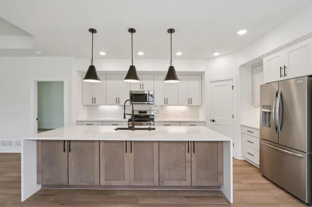 $599,900 | 2119 Bluestem Drive, Unit 201, Waukesha, WI 53188