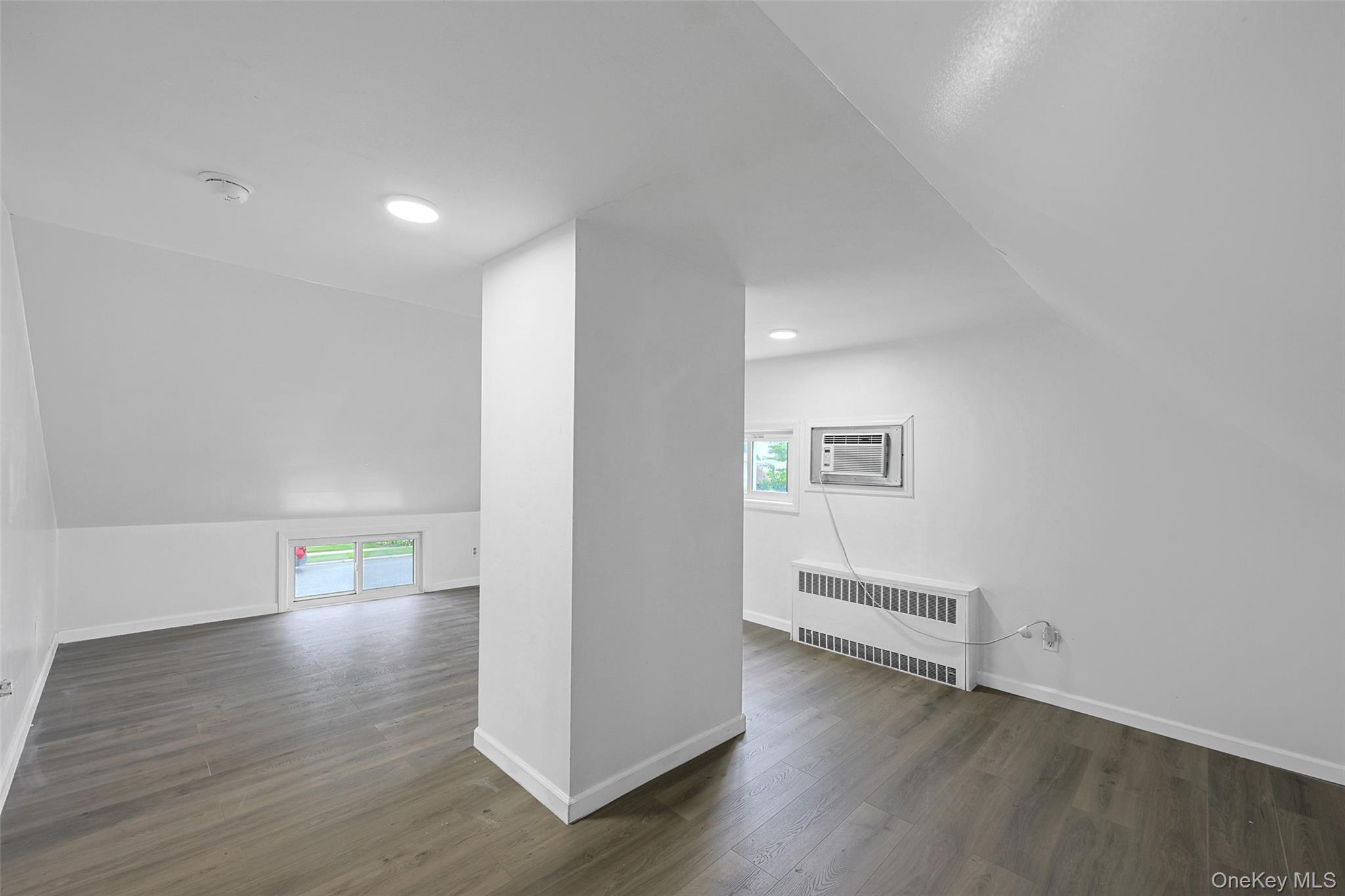 82 Lantern Road Hicksville, NY 11801 - Photo 16 of 22 Gallery Image 16
