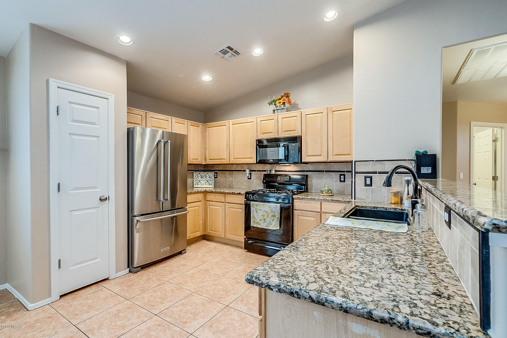 8329 South Bainbridge Road Tucson, AZ 85747 - Photo 16 of 42