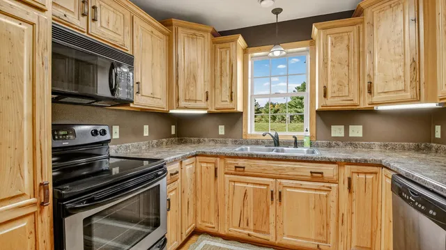 $374,900 | 28007 126th Street, New Auburn, WI 54757