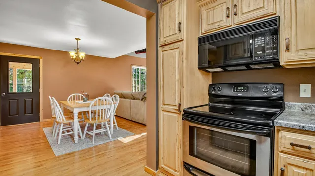 $374,900 | 28007 126th Street, New Auburn, WI 54757