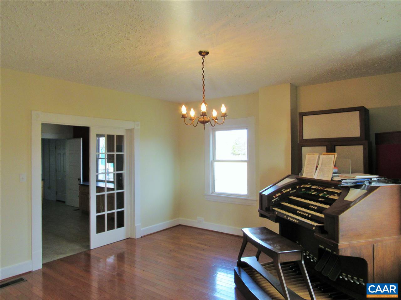188 Dyson Road Amherst, VA 24521 - Photo 6 of 43 a bedroom with bed and a window