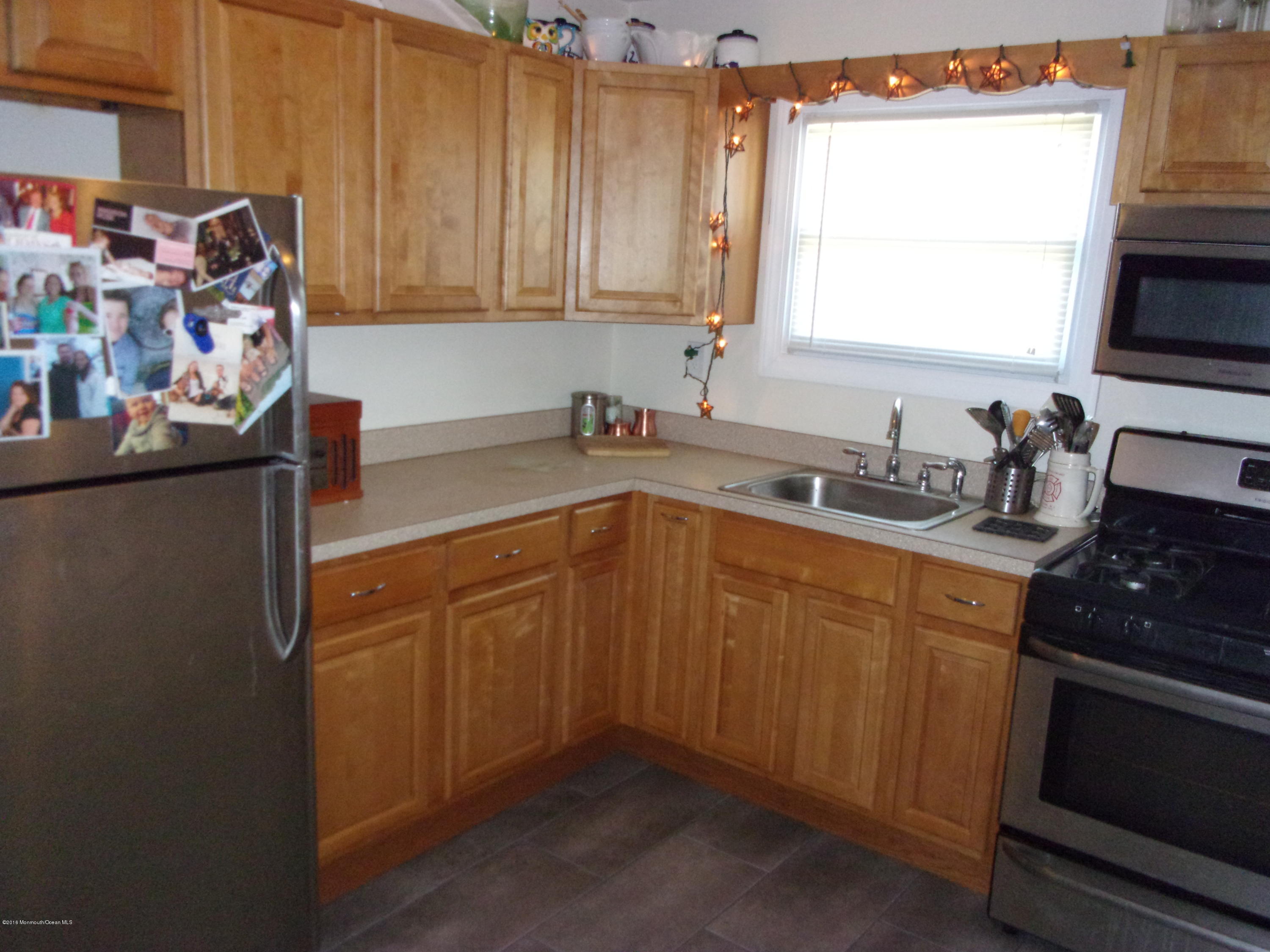 182 County Road Cliffwood, NJ 07721 - Photo 5 of 12 100_0643