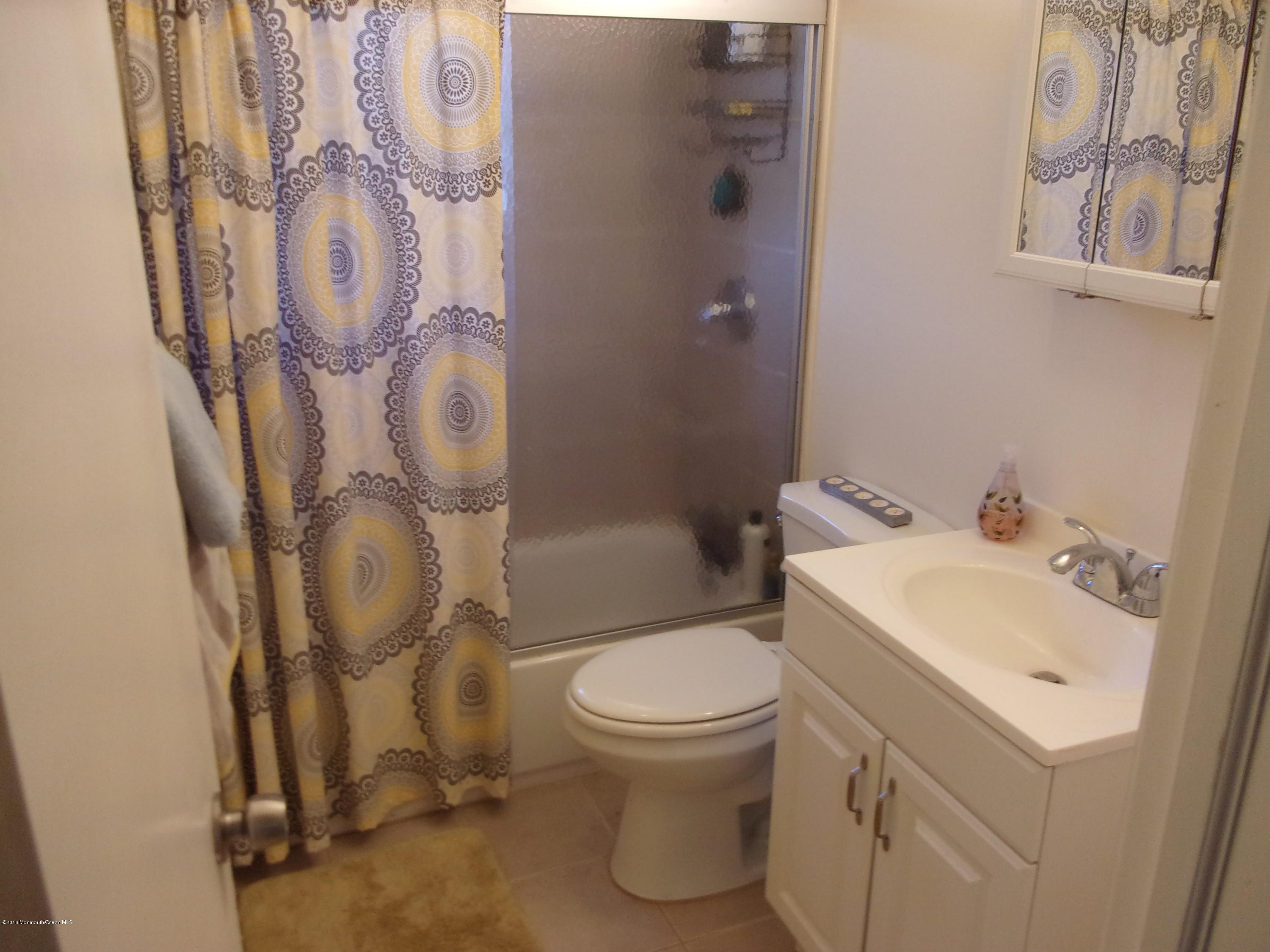 182 County Road Cliffwood, NJ 07721 - Photo 9 of 12 100_0646