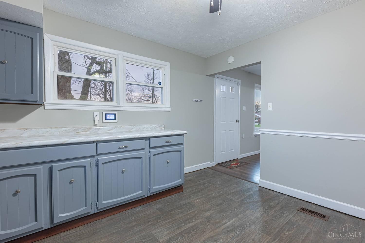 8354 Pippin Road Cincinnati, OH 45239 - Photo 10 of 25 Gallery Image 10