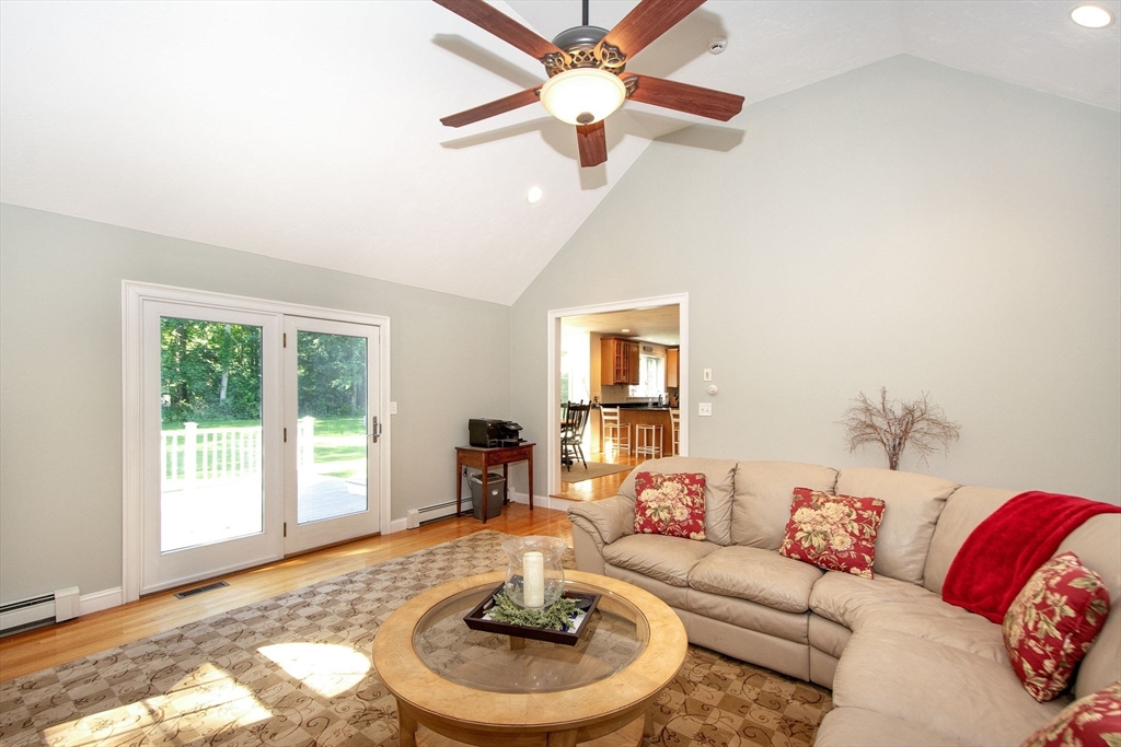 185 Booth Hill Road Scituate, MA 02066 - Photo 5 of 38