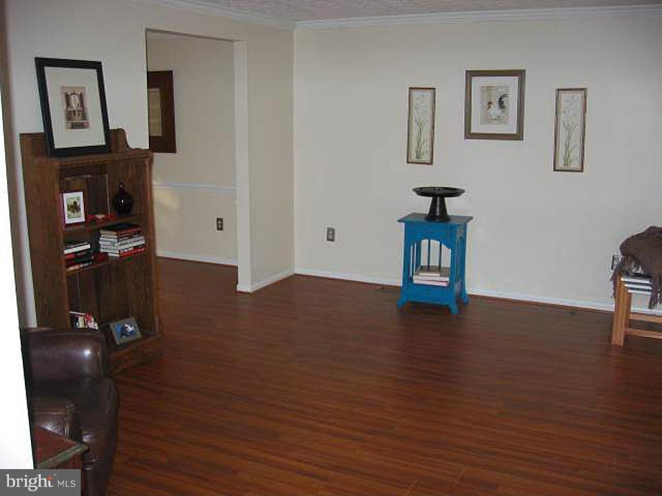 18 Anderson Ridge Road Catonsville, MD 21228 - Photo 26 of 30 Living Room