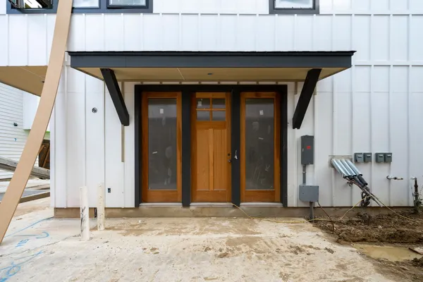 a view of a entrance door of the house