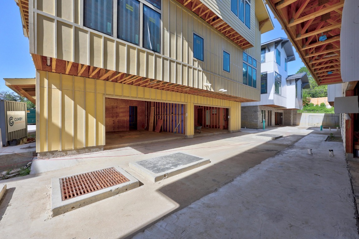 1408 West 9th Street, Unit 504 Austin, TX 78703 - Photo 4 of 15 a view of a building with a outdoor space