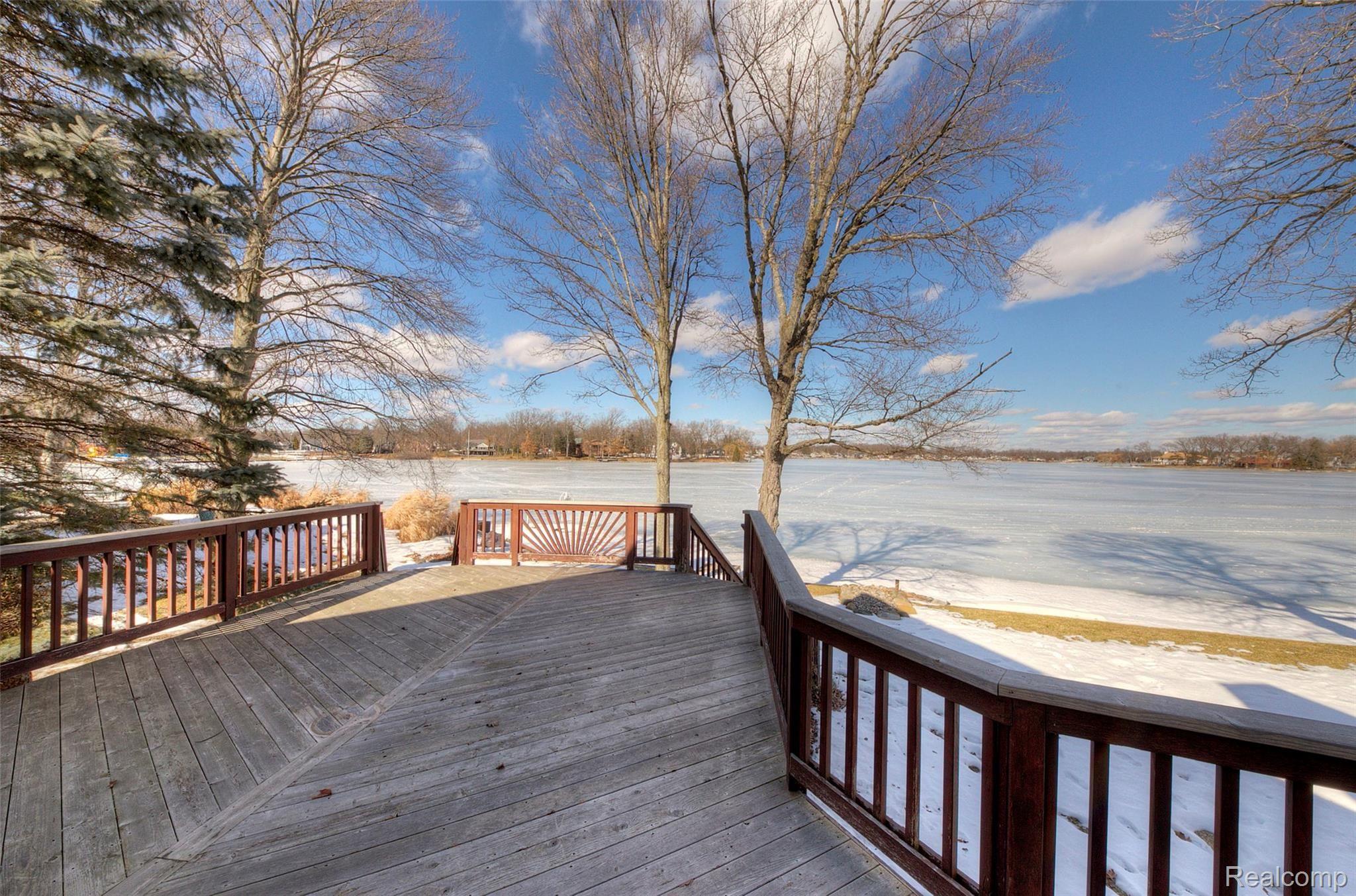 7154 Hatchery Road Waterford, MI 48327 - Photo 66 of 80 DECK AND LAKE VIEW