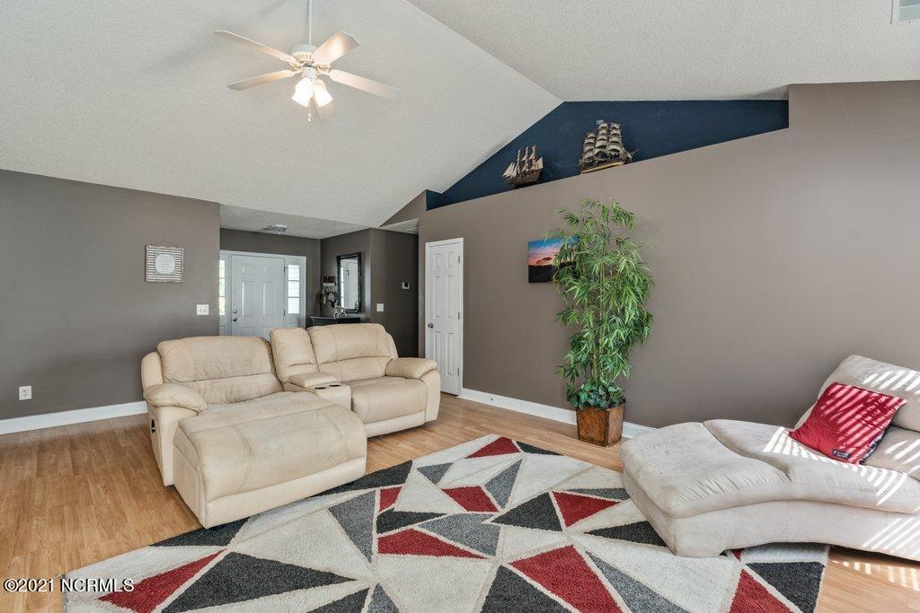 6313 Stapleton Road Wilmington, NC 28412 - Photo 8 of 25 Living Room