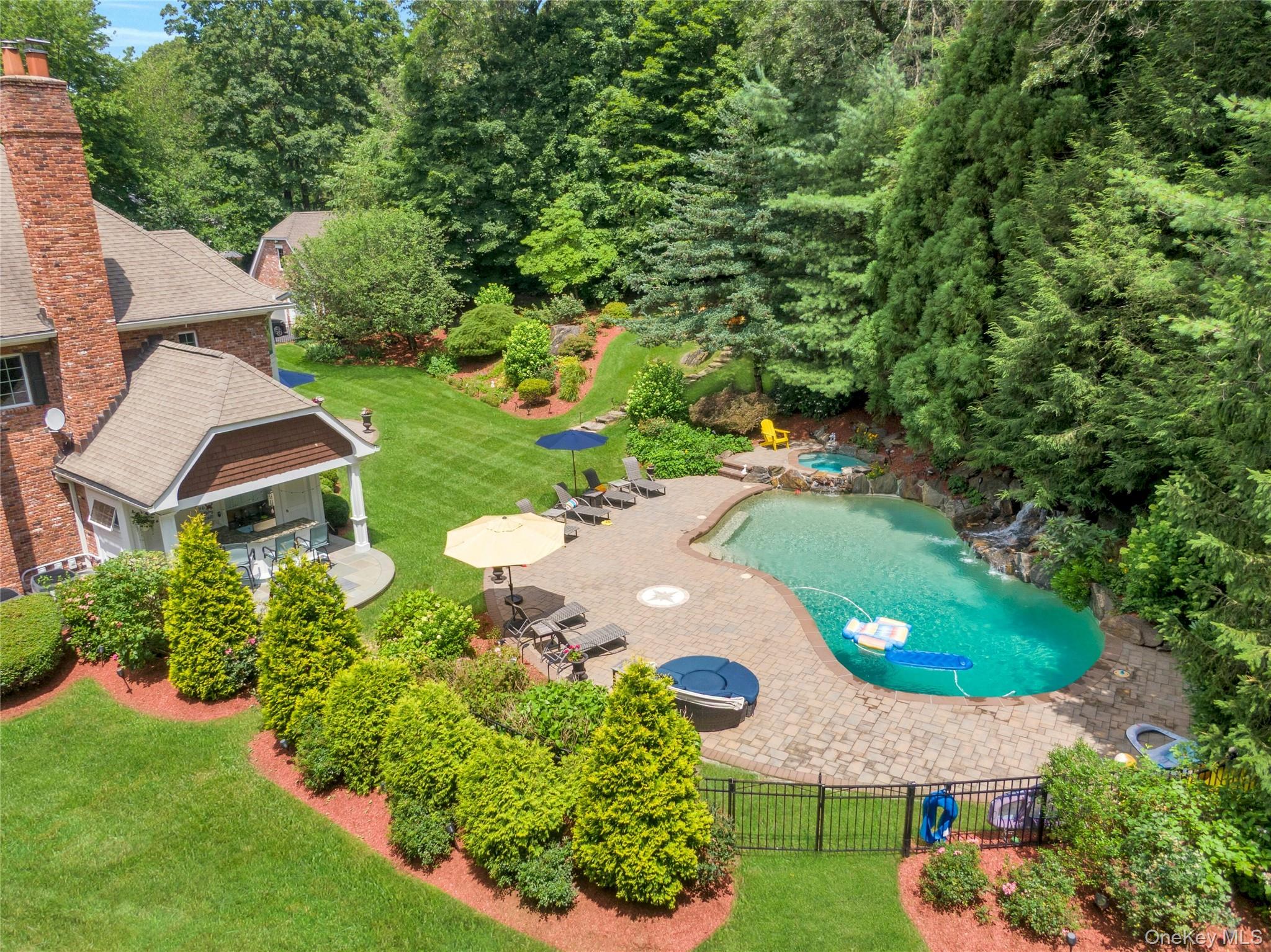 10 Hidden Oak Road Armonk, NY 10504 - Photo 30 of 36