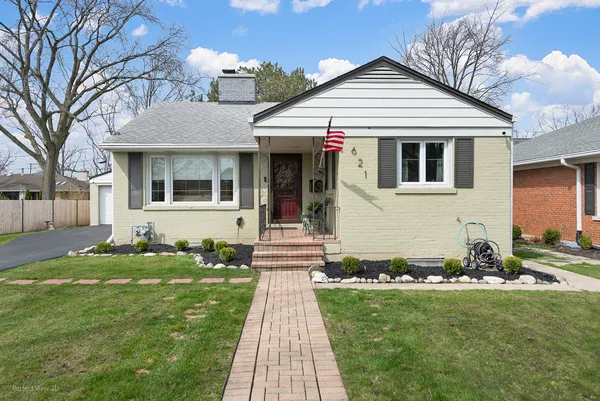 $525,000 | 621 North Oriole Avenue, Park Ridge, IL 60068