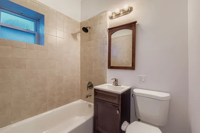 $2,599 | 2700 North Artesian Avenue, Unit 1, Chicago, IL 60647