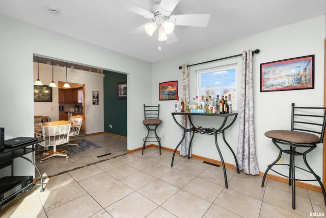 $305,000 | 605 East 13th Ave Court, Coal Valley, IL 61240