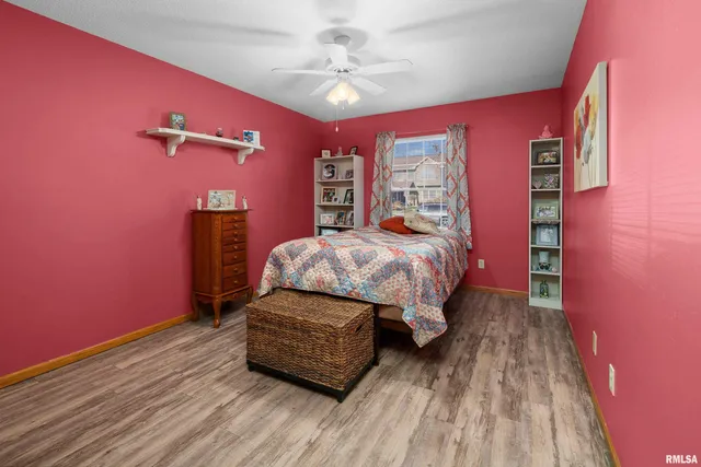 $305,000 | 605 East 13th Ave Court, Coal Valley, IL 61240