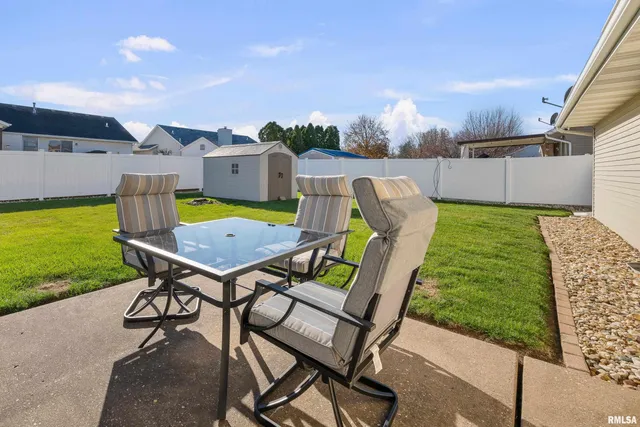 $305,000 | 605 East 13th Ave Court, Coal Valley, IL 61240