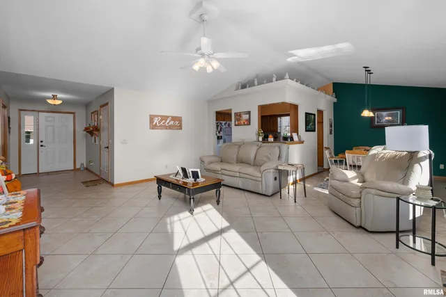 $305,000 | 605 East 13th Ave Court, Coal Valley, IL 61240