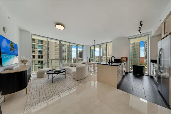 $4,690 | 1111 Southwest 1st Avenue, Unit 2719N, Miami, FL 33130