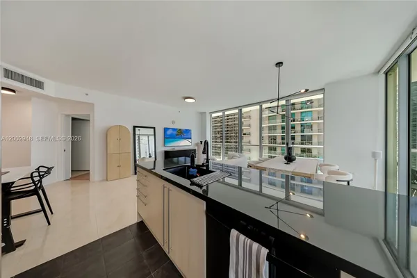 $4,690 | 1111 Southwest 1st Avenue, Unit 2719N, Miami, FL 33130