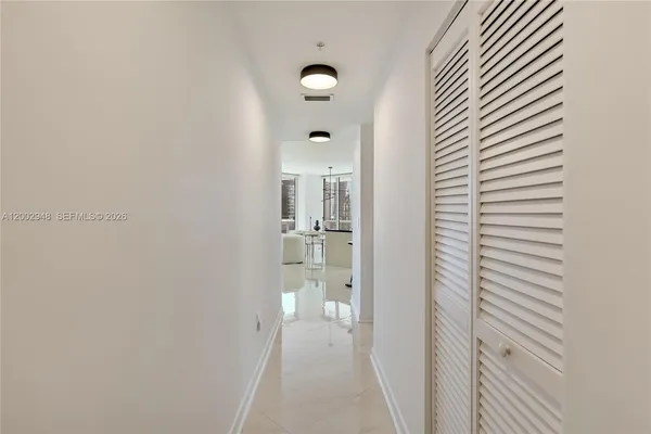 $4,690 | 1111 Southwest 1st Avenue, Unit 2719N, Miami, FL 33130