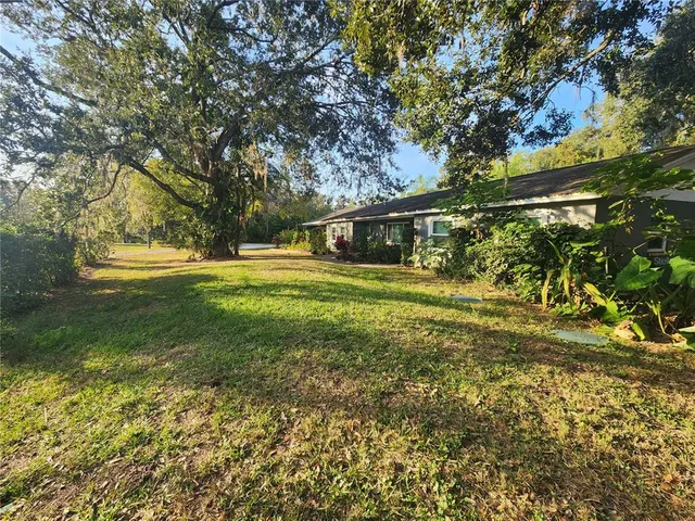 $600,000 | 820 Crenshaw Lake Road, Lutz, FL 33548