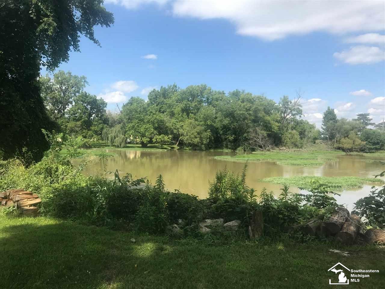 3808 South Custer Road Monroe, MI 48161 - Photo 4 of 8 50013634-3.JPG