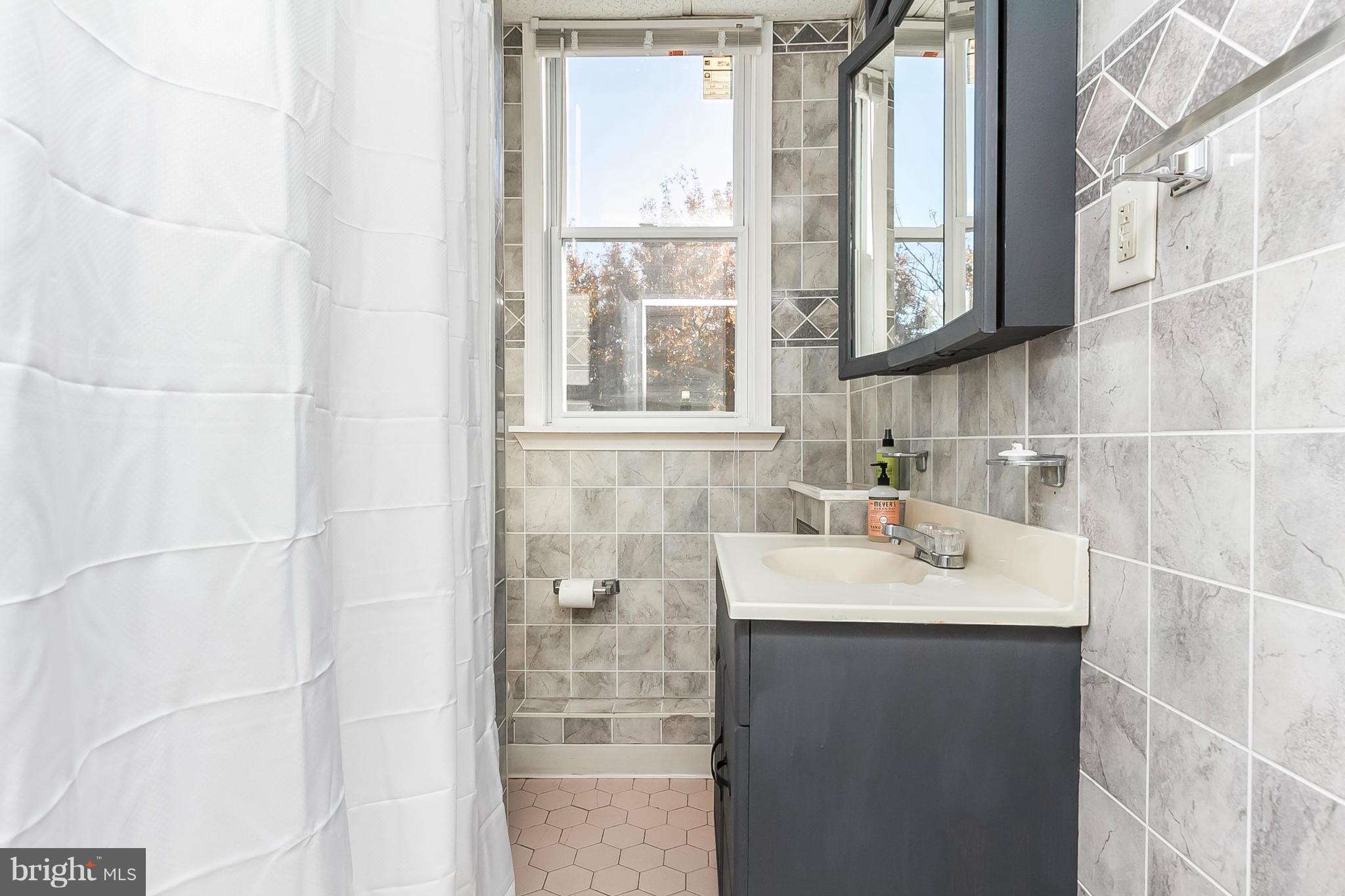3619 Old York Road Baltimore, MD 21218 - Photo 15 of 30 Bath
