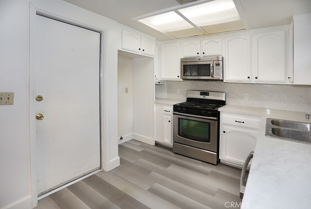 8032 Rose Street, Unit 13 Paramount, CA 90723 - Photo 2 of 31