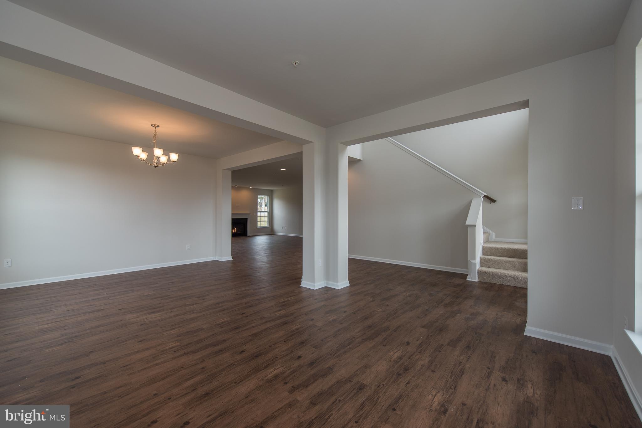 688 Stonegate Road Westminster, MD 21157 - Photo 5 of 30 Living Room