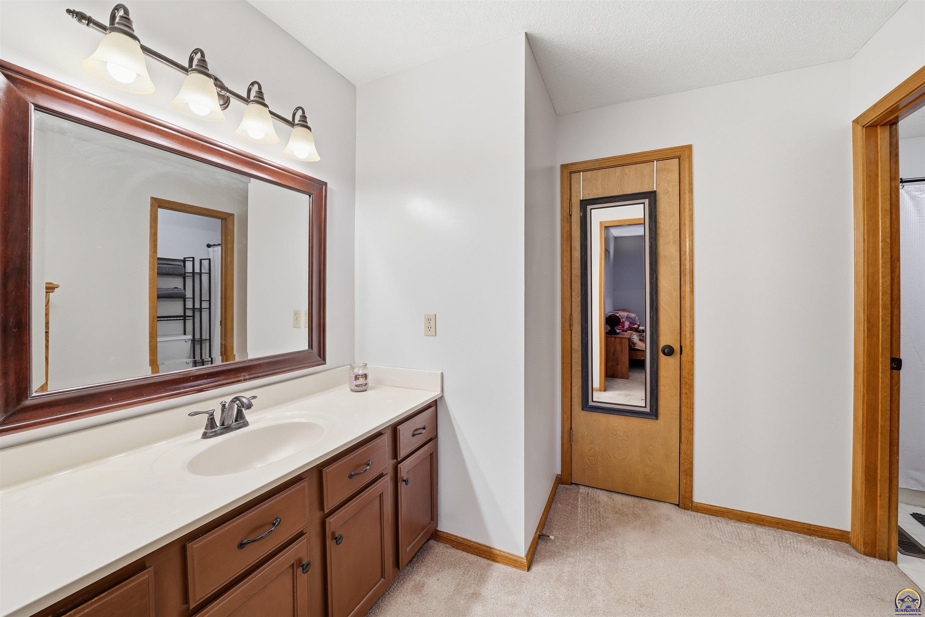 3911 Southwest 38th Lane Topeka, KS 66610 - Photo 15 of 35