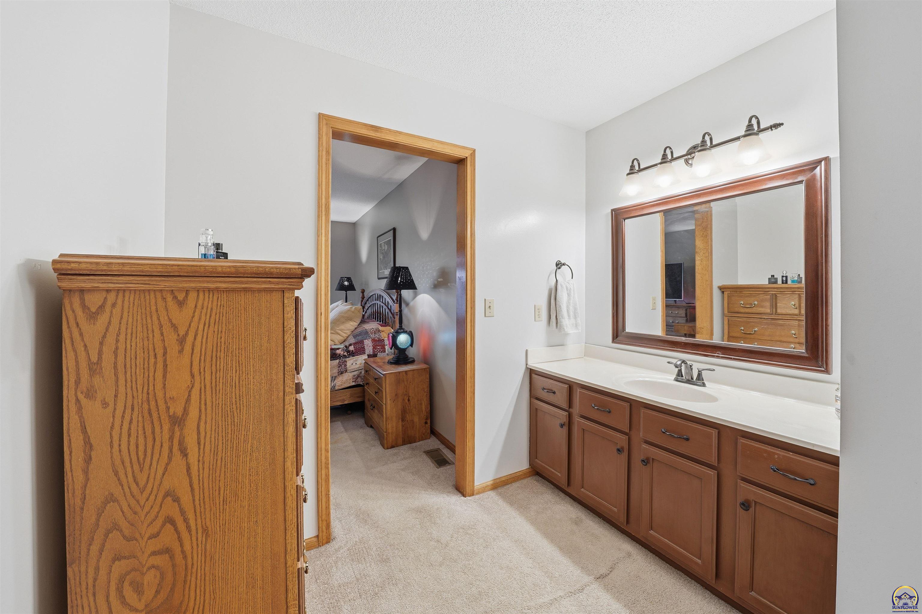 3911 Southwest 38th Lane Topeka, KS 66610 - Photo 17 of 35